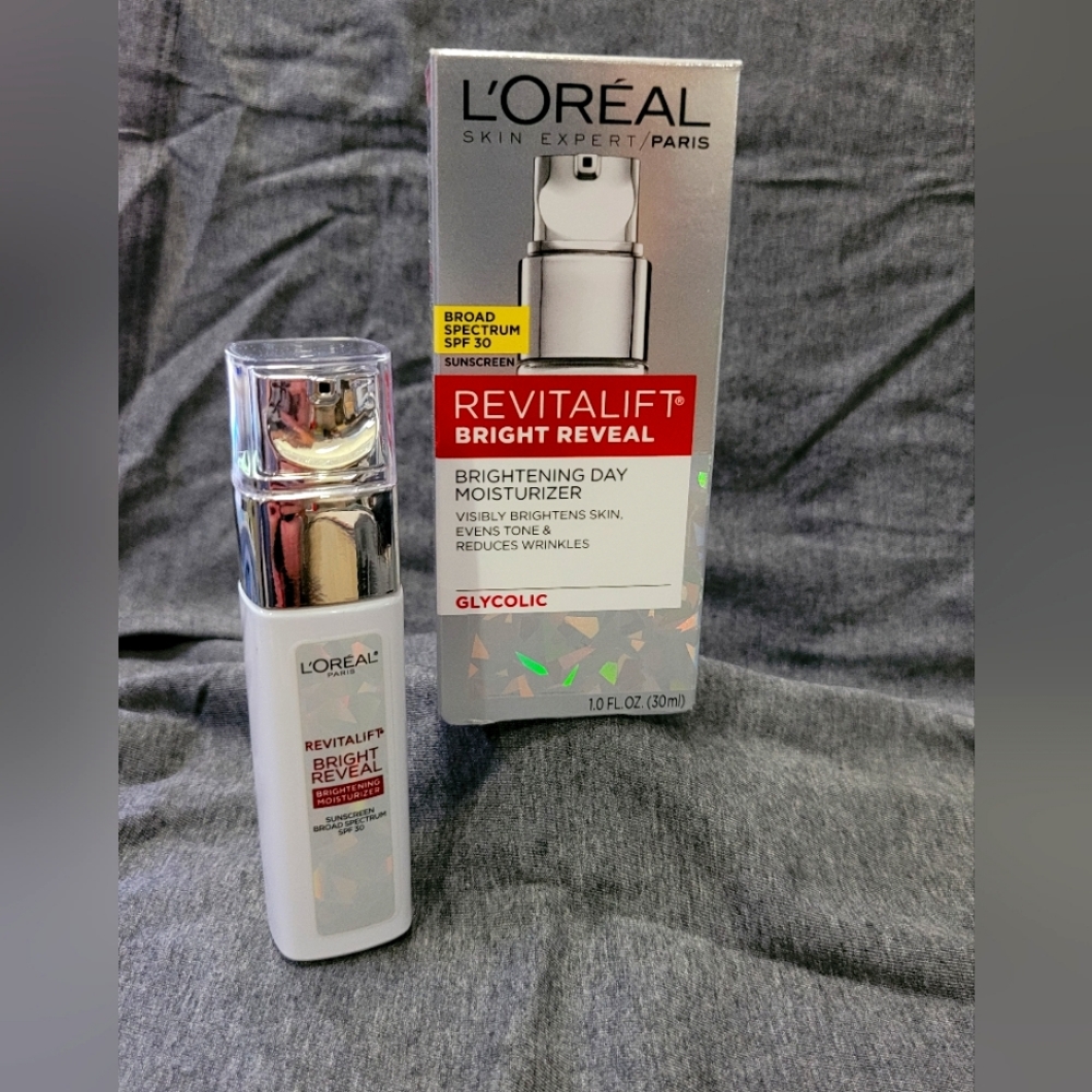 REVITALIFT BRIGHT REVEAL BRIGHTENING DAY MOSTURIZER GLYCOLIC SPF 30